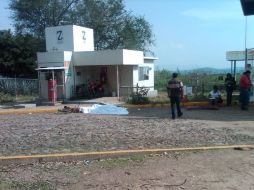 Un hombre de 50 años de edad, quedó sin vida junto a una bicicleta.  /