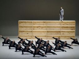 Constantes movimientos de brazos, una extraordinaria flexibilidad en manos, piernas, cuello y espalda. ESPECIAL  /