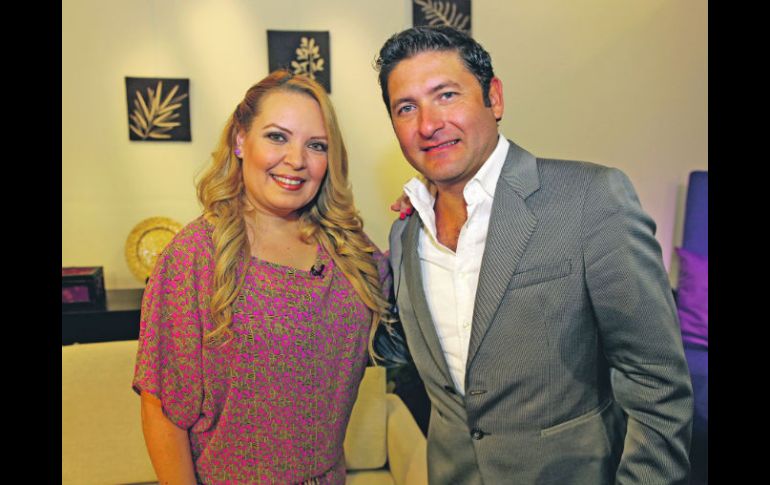 Sandy Lepe y Aurelio Lozano llevan semana a semana contenidos de actualidad e interés para las mujeres de todas las edades.  /