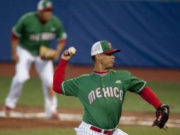 En esta ocasión, Silva (12-4) completó su histórica labor monticular regalando tres bases por bolas. ARCHIVO  /