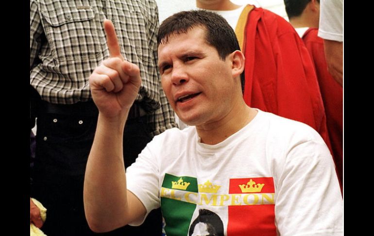 Chávez fue campeón de peso superpluma, ligero y superligero. ARCHIVO  /