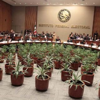 Multan al PAN con 1.8 MDP por spots contra Peña Nieto