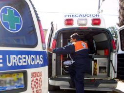 Elementos de la Cruz Verde Las Águilas, brindaron primeros auxilios a los involucrados. ARCHIVO  /