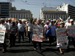 Debido a las políticas de austeridad, pensionistas griegos se han manifestado contra recortes. EFE  /