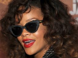 La cantante Rihanna retoma su vida normal tras el deceso de su abuela. ARCHIVO  /