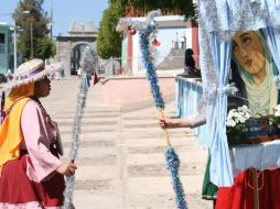 Miembros del grupo radical religioso Nueva Jerusalén en el poblado de Turicato en el oeste de México. EFE  /