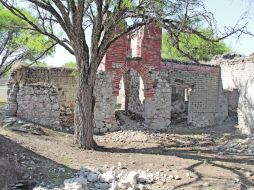 El atractivo casco de Ostotán. Aunque el inmueble está prácticamente en ruinas, habría que buscar la forma de protegerlo.  /