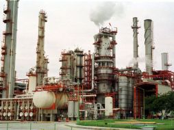 El acuerdo permitirá el trabajo conjunto entre el sector industrial y el gobierno. ARCHIVO  /