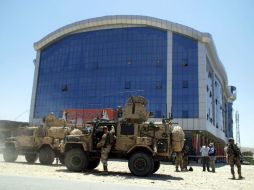 El nuevo atentado, atribuido a grupos talibanes, se da un día después de otro ataque en un hotel, que mató a 23 personas. EFE  /