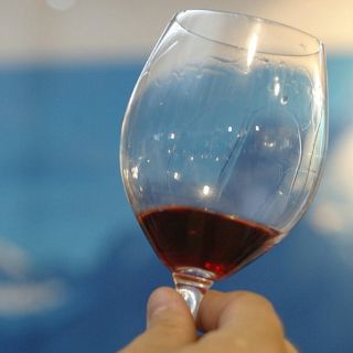 Usan meteorito para elaborar vino en Chile