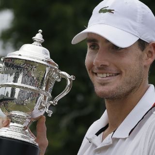John Isner es bicampeón de Newport