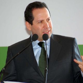 Eruviel Ávila se reúne con familiares de víctimas de El Colibrí