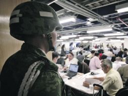 Vigilancia. Personal del Ejército resguarda las instalaciones del Tribunal Electoral. EL UNIVERSAL  /