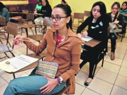 La oportunidad. Más de 130 mil maestros aplicaron examen para obtener una plaza. EL UNIVERSAL  /