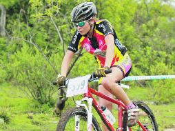 Compite en casa. La ciclista de Tapalpa Liz Flores se quedó con el segundo puesto de su prueba  /