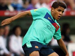 El mexicano Jonathan dos Santos acudió a la cita médica de esta mañana. ARCHIVO  /