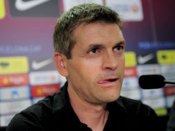 El nuevo entrenador del Barcelona, Tito Vilanova, durante su primera rueda de prensa, tras entrenamiento. EFE  /