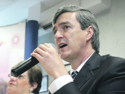Ágil respuesta.- Antonio González Morfín, delegado del Infonavit, afirma que los pensionados deben concertar una cita. ARCHIVO  /