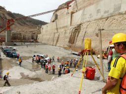 En la construcción de la presa trabajan 640 personas. ARCHIVO  /