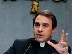 Ettore Balestrero, subsecretario a cargo de las Relaciones con los Estados en una conferencia de prensa. AP  /