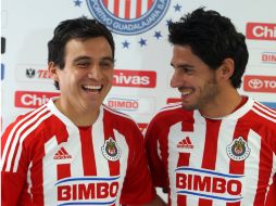 Chivas es uno de los equipos que se reforzó. En la imagen, la presentación de Luis Pérez (izquierda) y Márquez Lugo. ARCHIVO  /