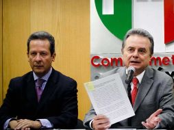 Eduardo Sánchez, vocero, y Pedro Joaquín Coldwell, presidente nacional del PRI; durante la conferencia de prensa de hoy. EL UNIVERSAL  /