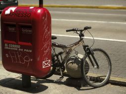 El ciudadano es quien tiene que exigir un mejoramiento urbano. En la imagen esferas de concreto utilizadas para estacionar bicicletas.  /