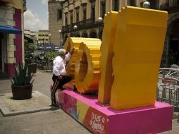 Mobiliario de los Juegos Panamericanos sigue instalado en las calles de la ZMG.  /