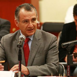 Ejecutivo no está obligado a apoyar al Congreso: González Romero