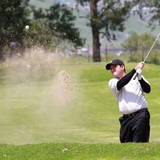 La lluvia arruina la jornada del golf