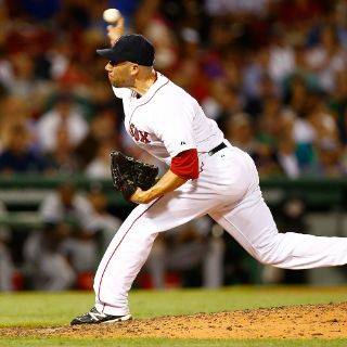 Aceves guía a Boston al triunfo