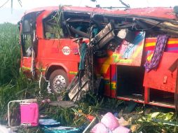 La madrugada de hoy viernes un autobús que llevaba a familias de Chihuahua a la playa de Guayabitos se desbarrancó. EL UNIVERSAL  /