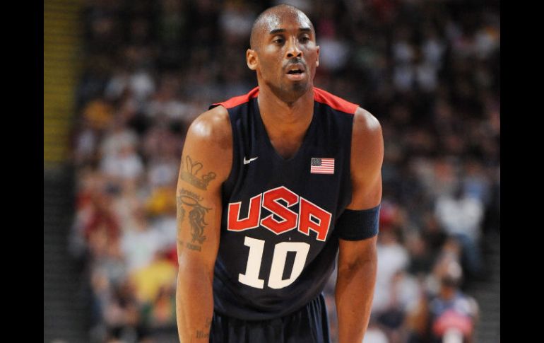 Bryant, que desde tiempo atrás ha manifestado su admiración a Messi, durante el juego de ayer contra Reino Unido. EFE  /