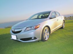 Honda de México anunció que llamará a revisión 14 mil unidades de la CR-V 2012.  /