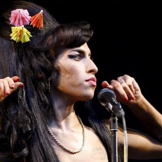 Confiesa Padre de Winehouse no haber apreciado talento de su hija