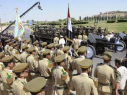 Oficiales del ejército sirio durante el funeral en el cementerio de los Mártires en Damasco del pasado viernes 20 de julio. ARCHIVO  /