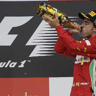 Alonso gana en Alemania y es más líder