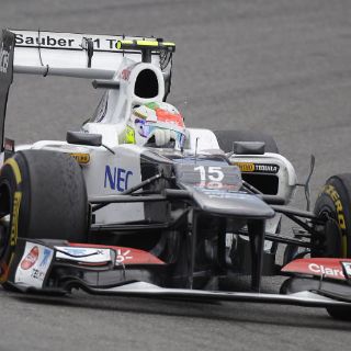 ''Checo'' raya en la excelencia