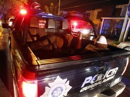 Policías municipales de Guadalajara acudieron a los hechos en dos de las muertes de este sábado. ARCHIVO  /