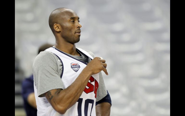 Kobe Bryant y el Dream Team estadounidense entrenan en Barcelona en vistas a defender el oro conseguido en Beijing. REUTERS  /
