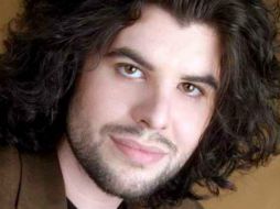 Las autoridades manejan la teoría de que el joven de 36 años traficaba con una sustancia genérica del Vicodin. ESPECIAL  /