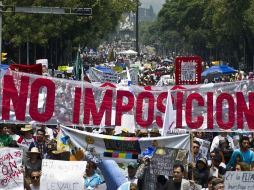 Miembros de organizaciones sociales realizaron marchas en ciudades del país, en protesta por los resultados de la elección pasada. AFP  /