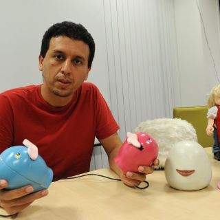 ''Kissenger'': labios virtuales para los amores a distancia