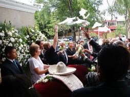 Amigos y familiares despidieron a César González Márquez, hermano del gobernador de Jalisco.  /