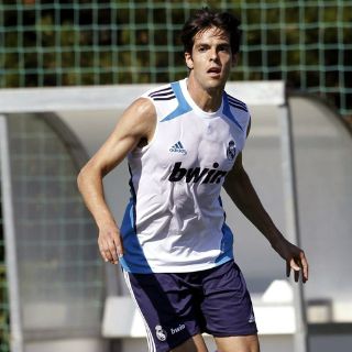 Kaká platica con Mourinho sobre su futuro