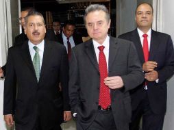 Manlio Fabio Beltrones y Pedro Joaquín Coldwell asisten al tercer informe de Gobierno de José Calzada Rovirosa. ARCHIVO  /