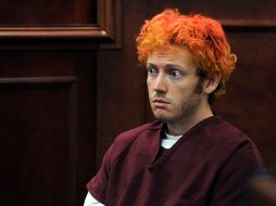 El acusado de perpetrar una matanza en una función del estreno de Batman compareció ante el juez por primera vez desde su detención. AP  /