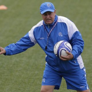 Castillo toma el mando de El Salvador