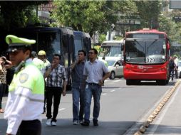 El 45 por ciento de los empleados utiliza el transporte público, el 2.5 por ciento utiliza la bicicleta y a pie. ARCHIVO  /
