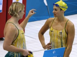 Las mujeres se abren paso en el deporte olímpico. En imagen, Leisel Jones (i) y Stephanie Rice (d), del equipo australiano de natación.  /